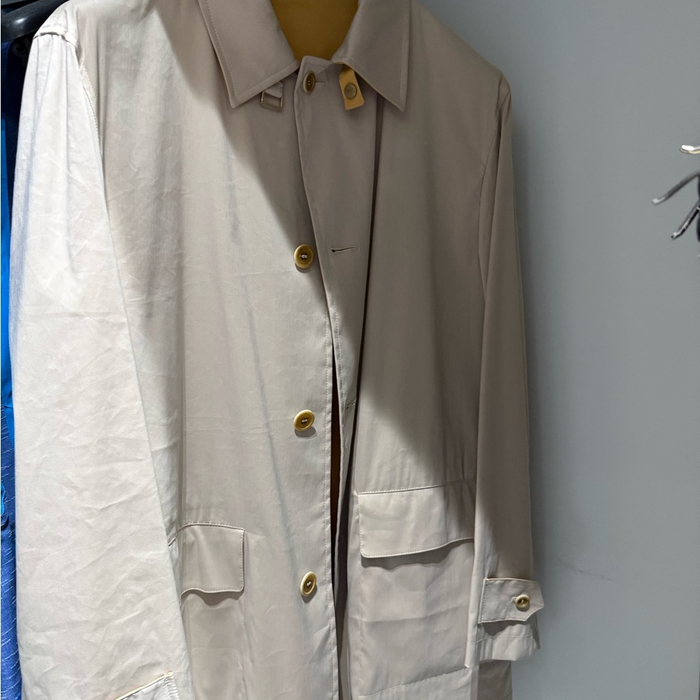 Classic Brioni Men's Beige Trench Coat - Timeless Lightweight Outerwear